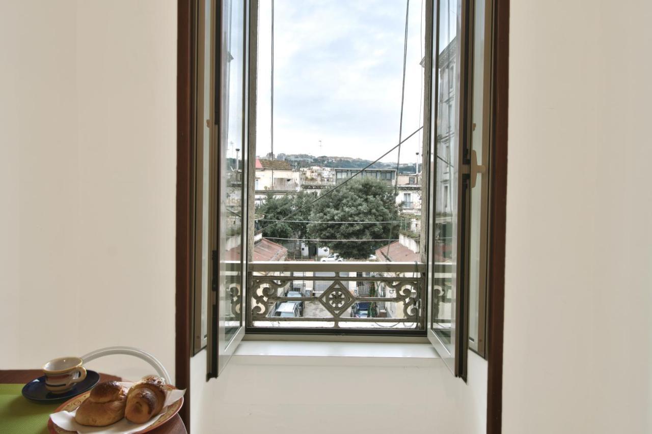 Bnb Etnuvio, Double Rooms In Napoli Bagian luar foto
