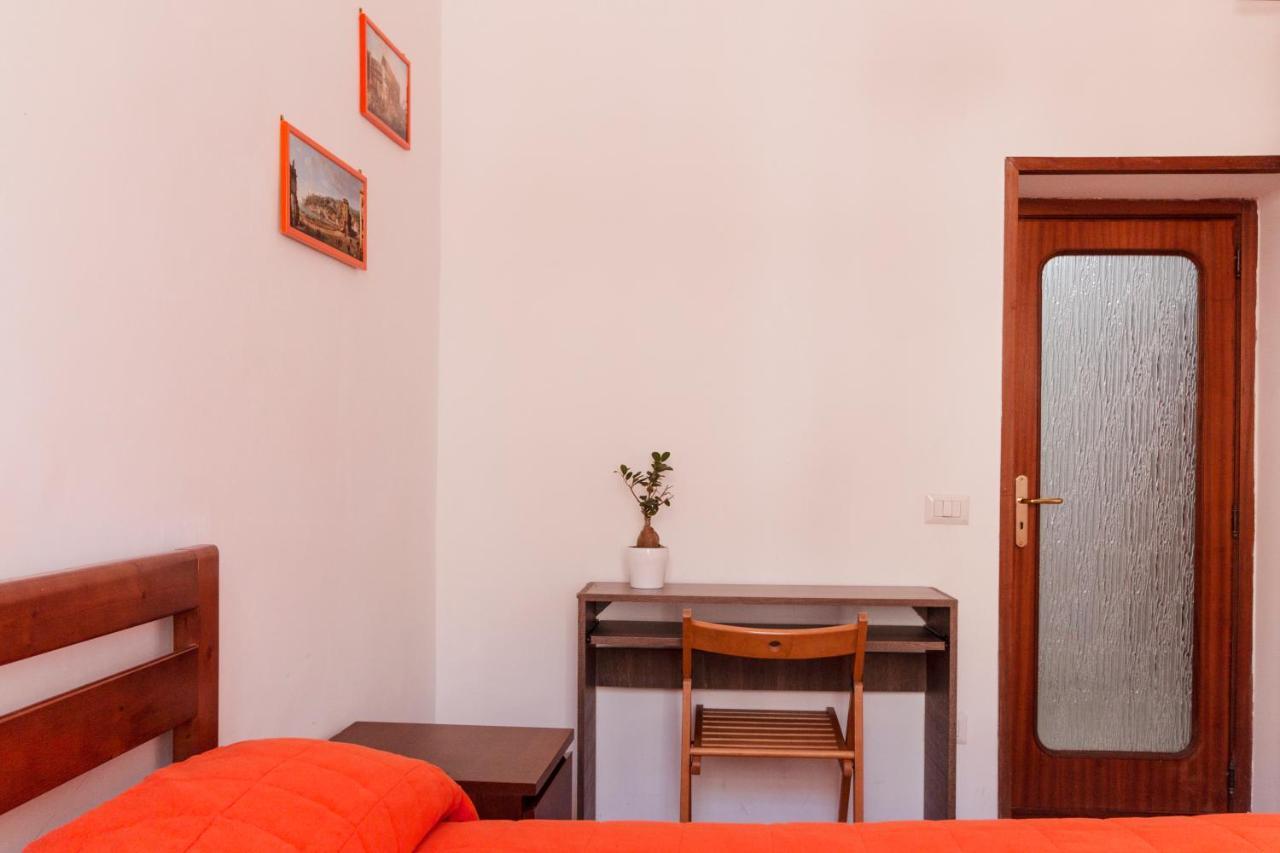 Bnb Etnuvio, Double Rooms In Napoli Bagian luar foto