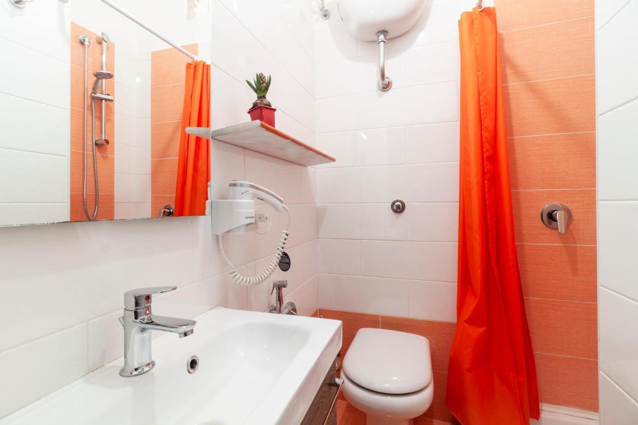 Bnb Etnuvio, Double Rooms In Napoli Bagian luar foto