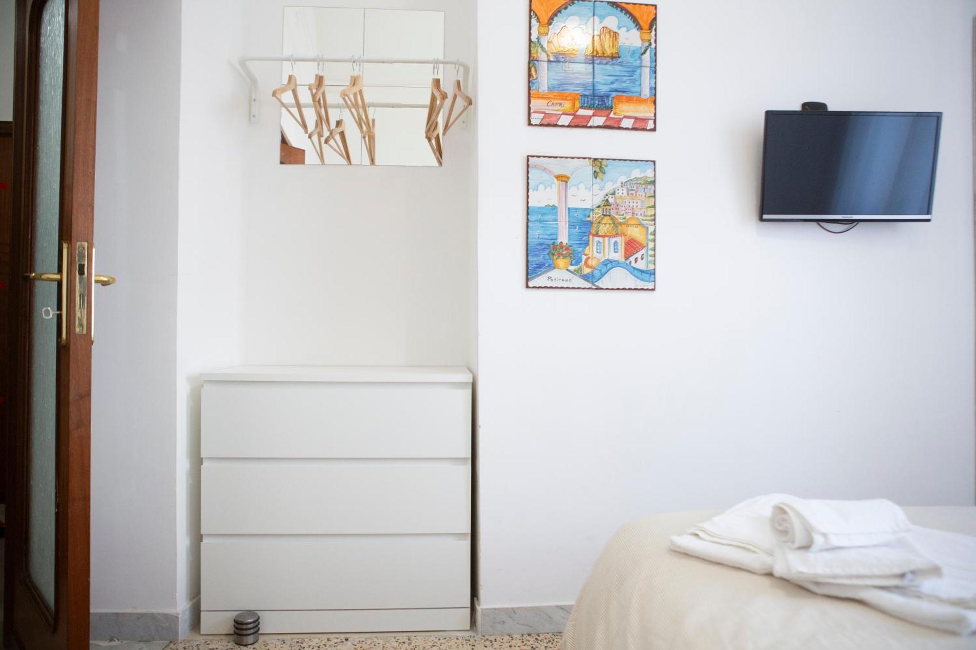 Bnb Etnuvio, Double Rooms In Napoli Bagian luar foto